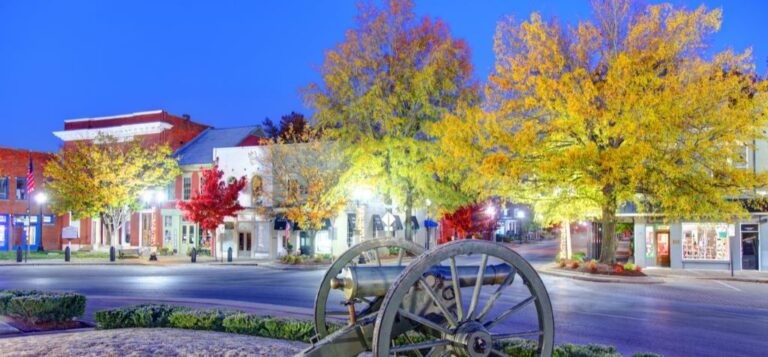 franklin Tennessee cannon downtown lights