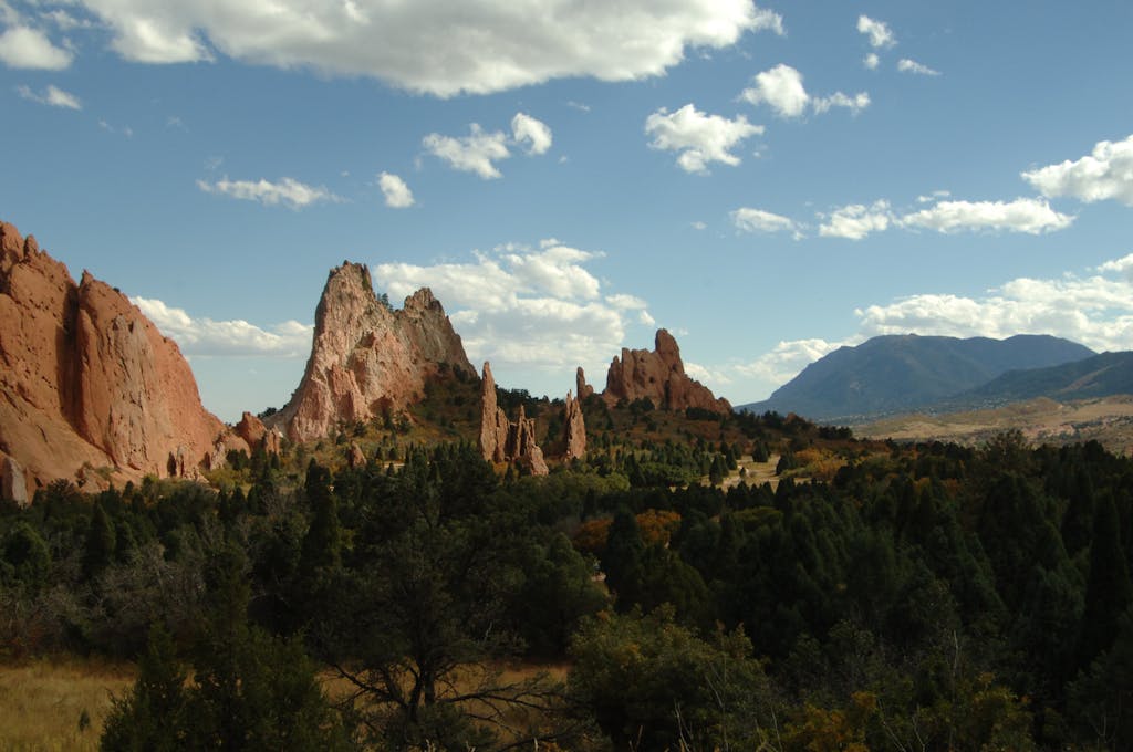 Stunning landscape of Garden of the Gods in Colorado with rocky formations and clear skies.